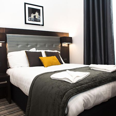 The Tudor Inn Hotel Londra Dış mekan fotoğraf