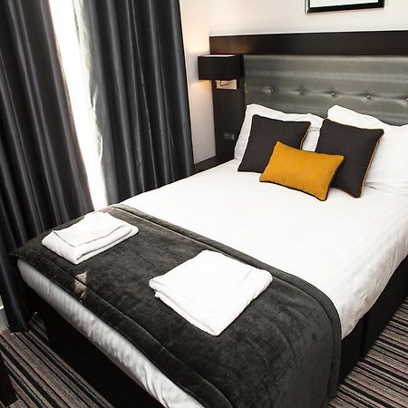 The Tudor Inn Hotel Londra Dış mekan fotoğraf