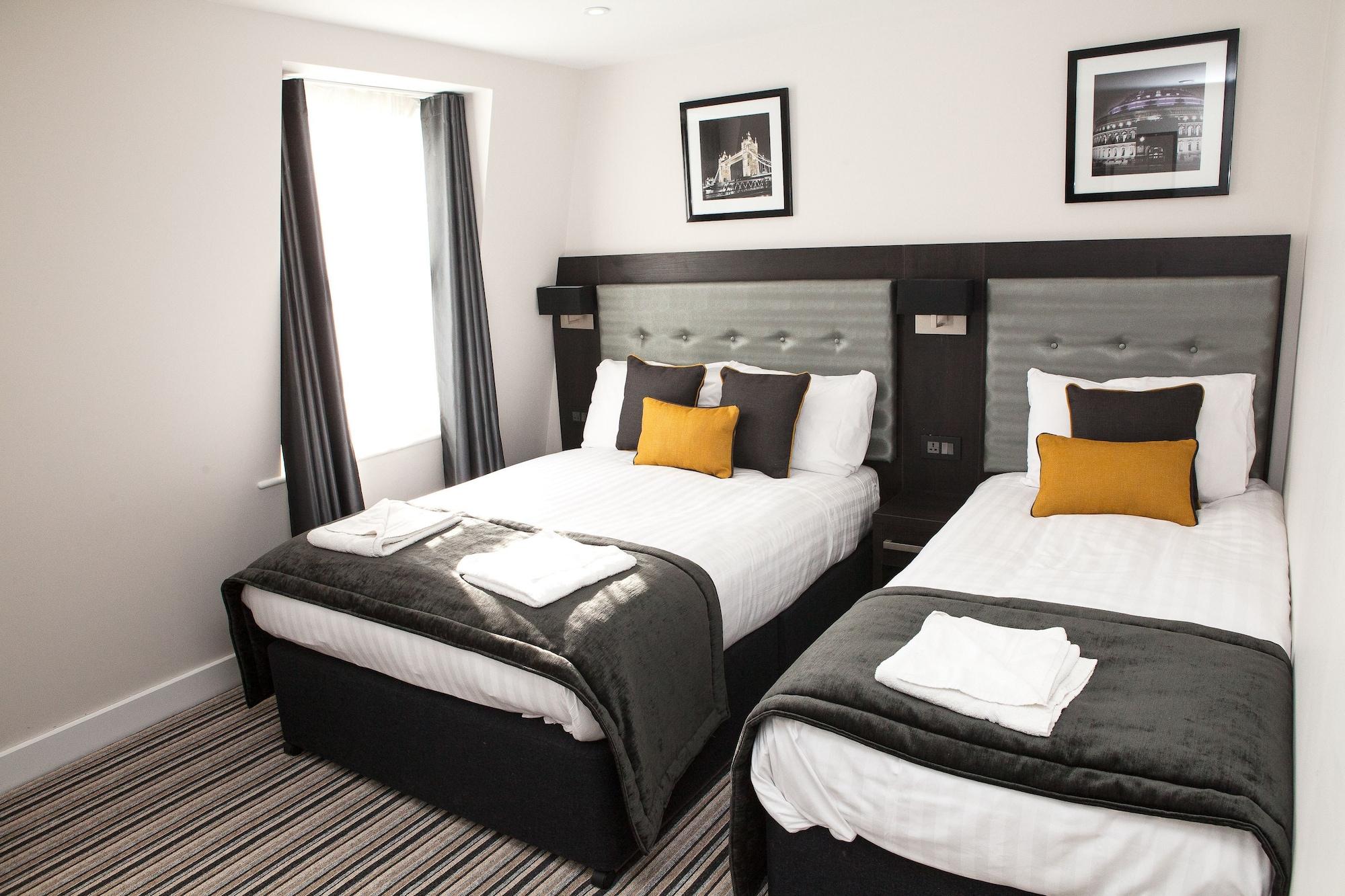 The Tudor Inn Hotel Londra Dış mekan fotoğraf