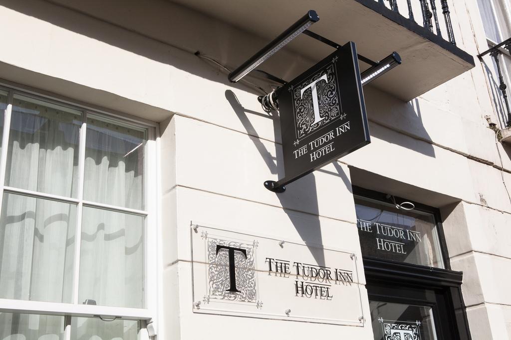 The Tudor Inn Hotel Londra Dış mekan fotoğraf