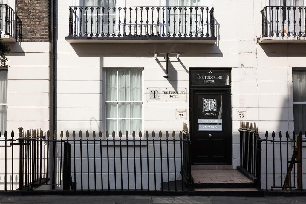 The Tudor Inn Hotel Londra Dış mekan fotoğraf
